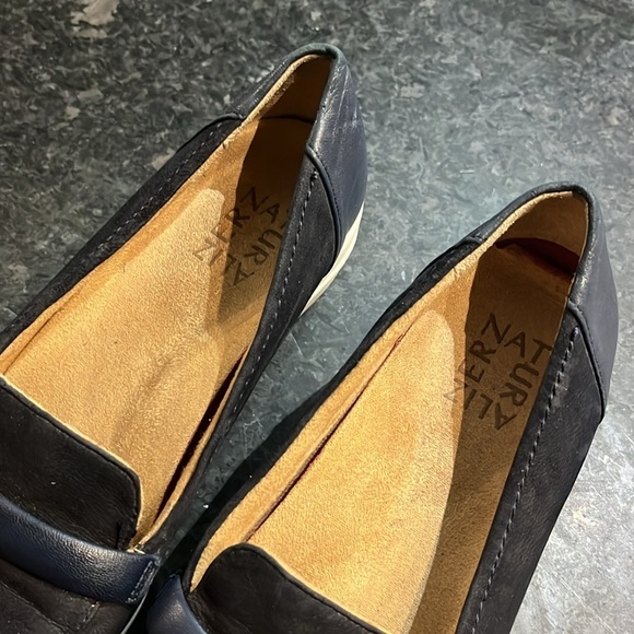 Naturalizer Women's Navy Samara Loafers - Picture 7 of 10